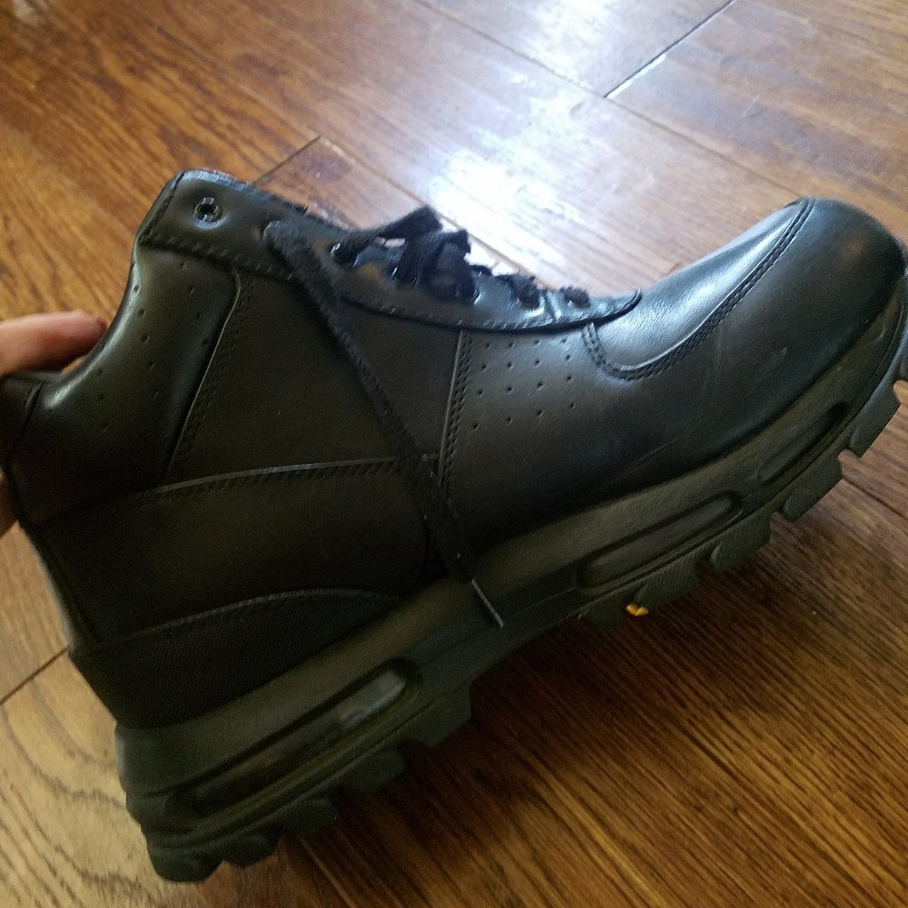 Nike air max acg men's boots
